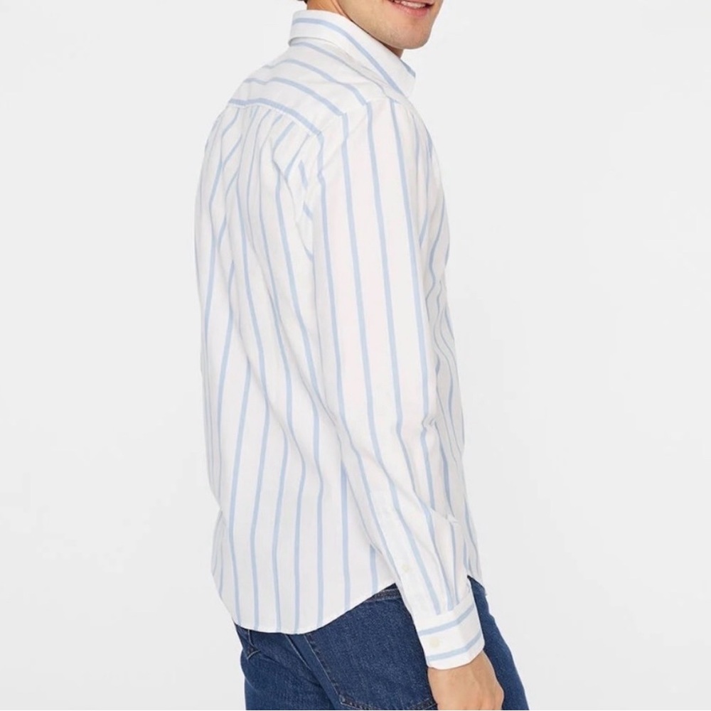 Club Monaco NWOT Men's Slim Fit Striped White and Blue Shirt - Picture 2 of 8